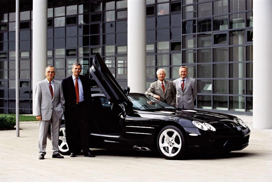  Mercedes-Benz SLR McLaren 2003 года  (фото 92 из 319)